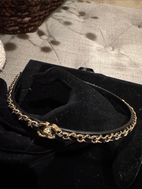 Accessories - Elegant Black & Gold Chain Leather CC Headband